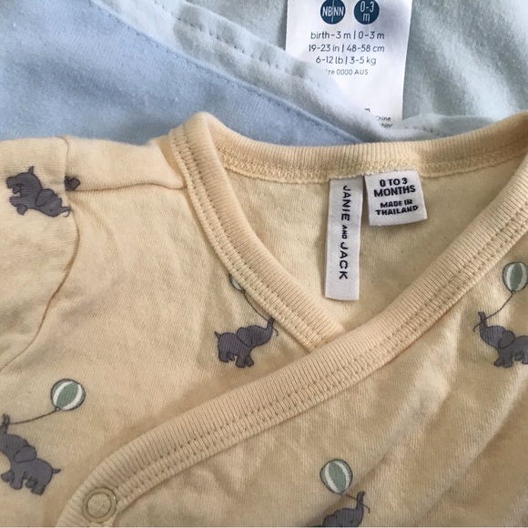 Halo SleepSack Swaddle Birth to 3 Months.
Janie and Jack set Birth to 3 Months. - Picture 4 of 11